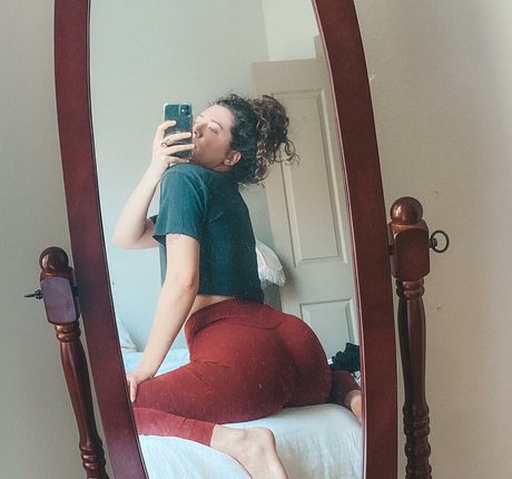 Nicole Quinn sexy model photos