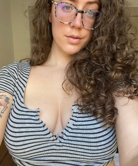 Nicole Quinn star free photos