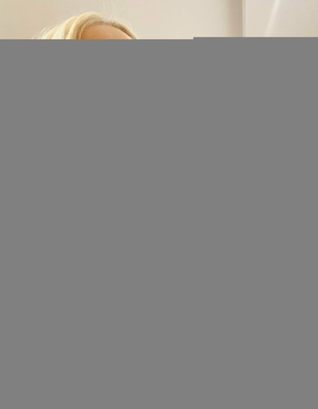 Anna Kelemen model hot photo