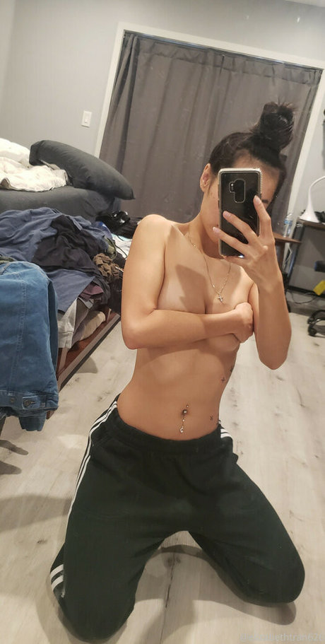 Elizabeth Tran model nude photos