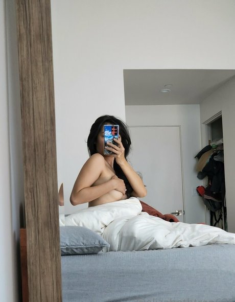 Elizabeth Tran top model photo