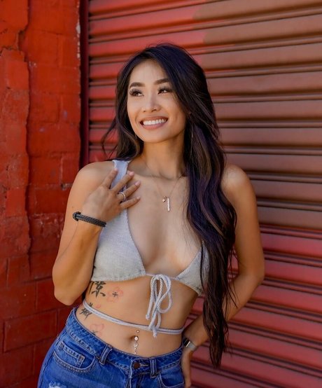 Elizabeth Tran pornstar hot images