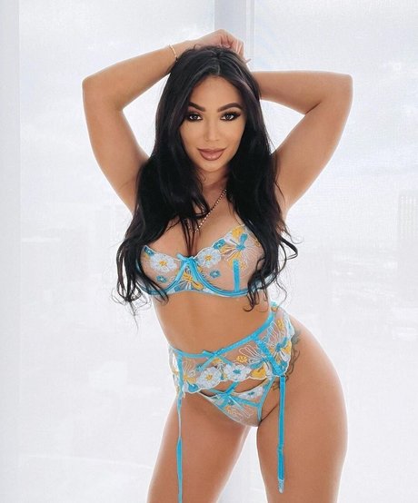 Exoticesmeralda top model img