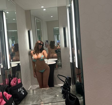 Mikaela Testa sex star photo