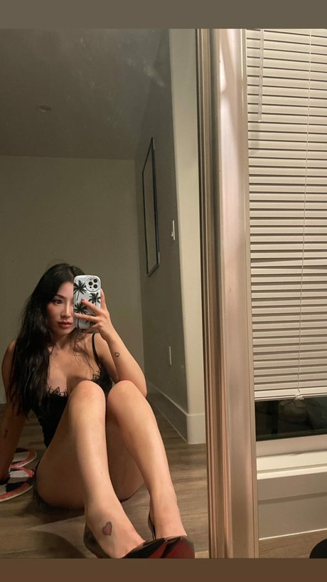 Bear Jocelyn sexy model img