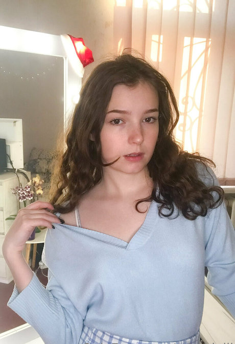 missslolli Katty model nude images