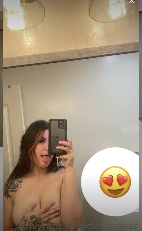 Cloversassx pornstar pretty pic