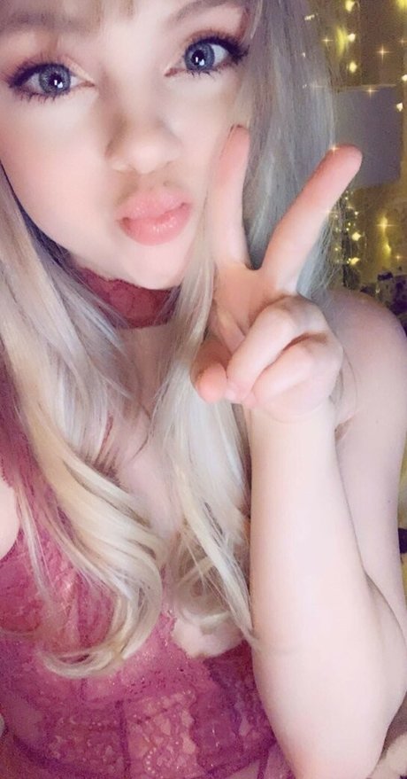 Kittenxx nude actress picture