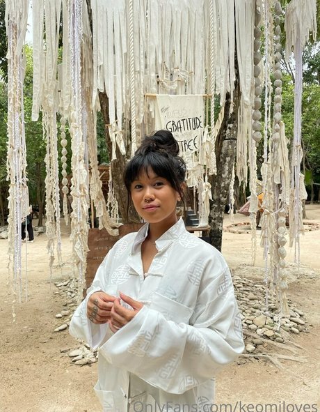 Keomiloves model nude photos