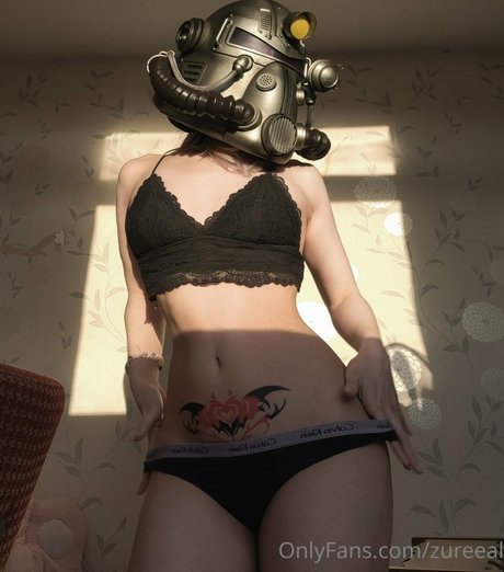 Zureeal model porn photos