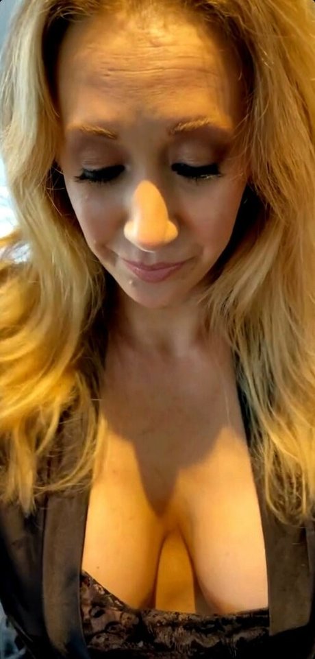 latina onlyfans sexy images