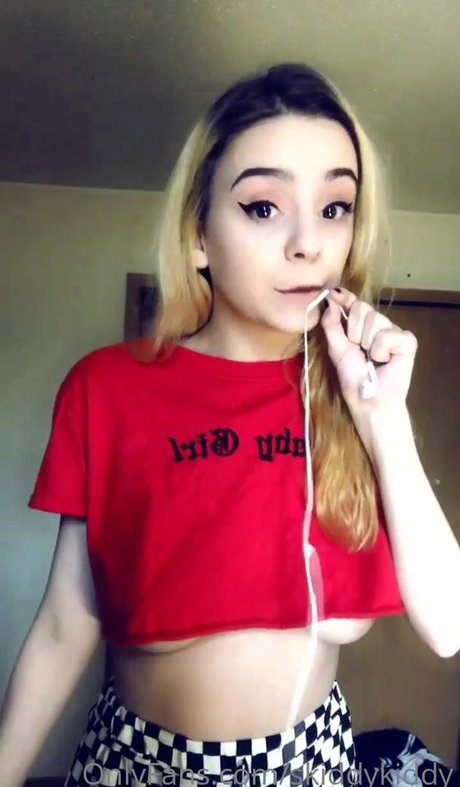 Skiddykiddy naked actress image