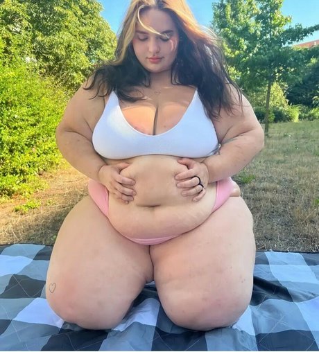 Wero7 7 7 naked model photos