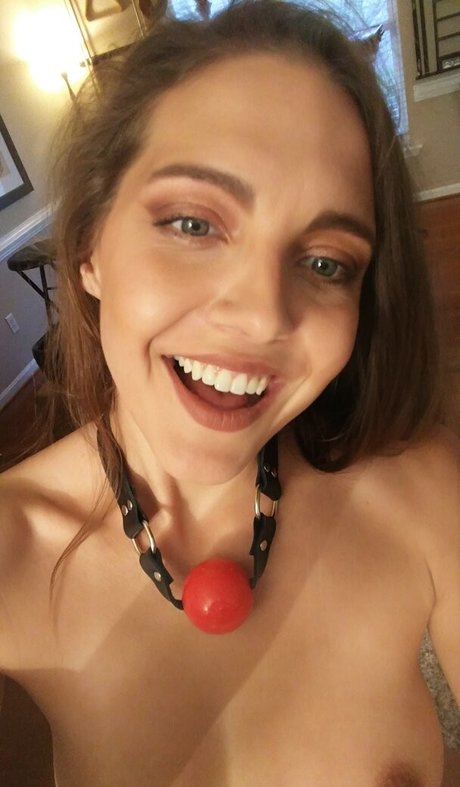 sadieholmes model nudes galleries