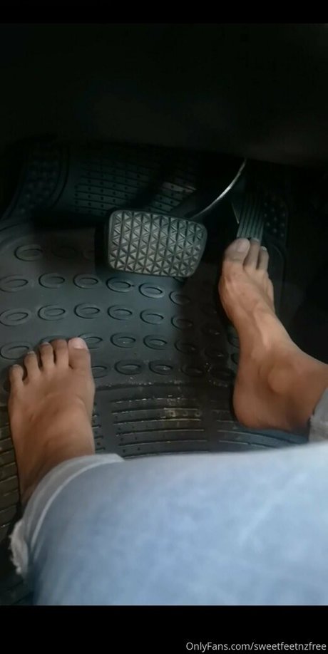 eating onlyfans top image