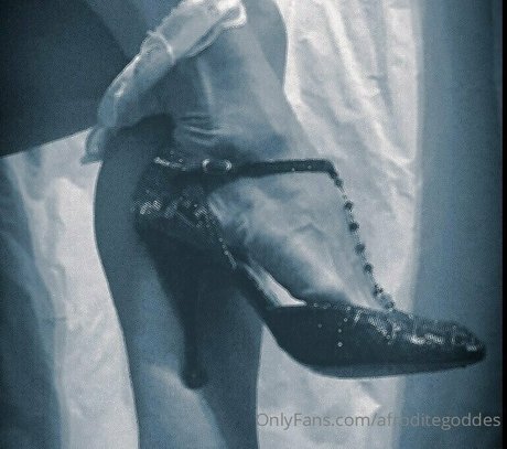 afroditegoddes sexy actress pics