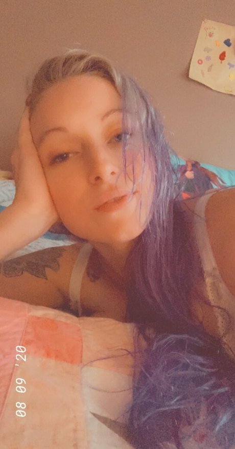 violetcosmos model free photo