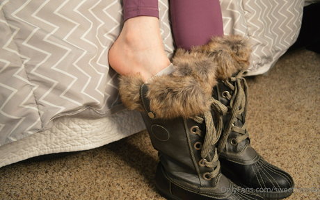 sweettoes4u model pornographic picture