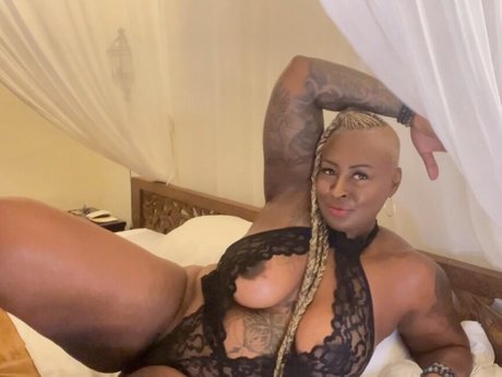 Monna White sex pornstar photo