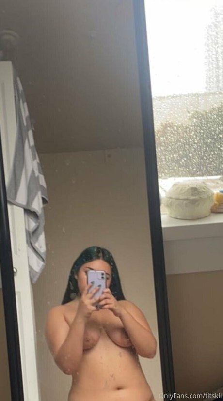 titskiii exclusive star pictures