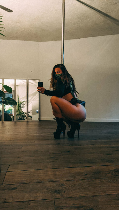 danceincannabis xxx pornstar pic