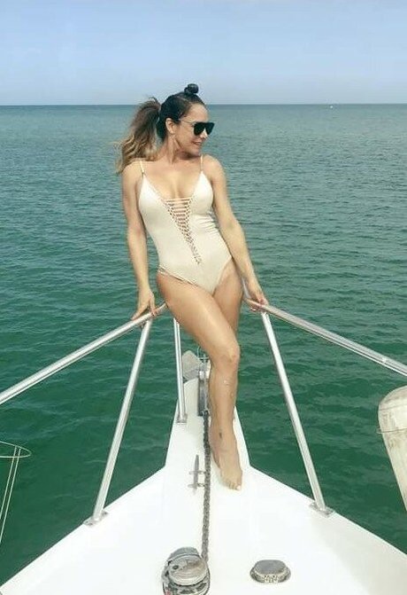 Lis Vega pornographic model gallery