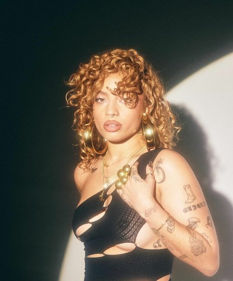 amateur blonde onlyfans beautiful photo