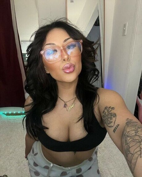 scarlettviv Profile Pic