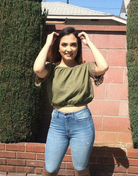 Giselle Calzadillas erotic model images