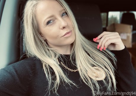 gndtj94 porn star photos
