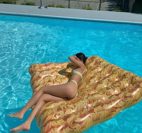 Michelle Choi exclusive model gallery