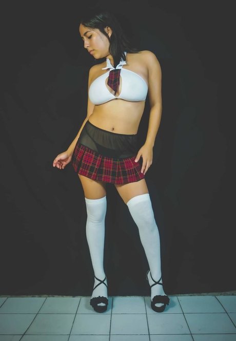 analialipha naked star img