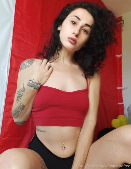 winnietatefree sexy star photo