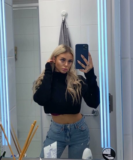 Andelika hot pornstar image