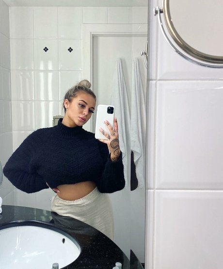 Andelika sexy star galleries