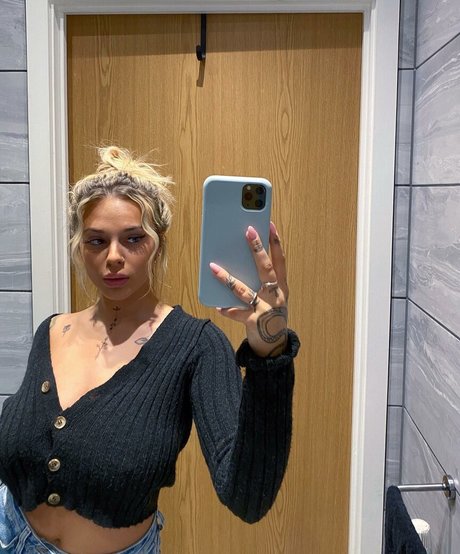 Andelika model hot pics