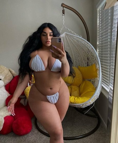 Megan Velez top actress photo