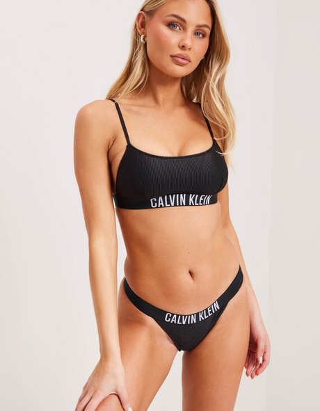 Amanda Strand exclusive model picture