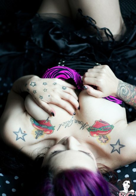 fermercury star nude photos