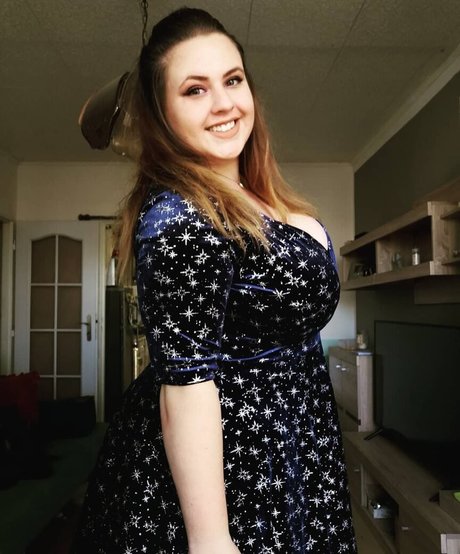 hot blonde onlyfans art nude archive