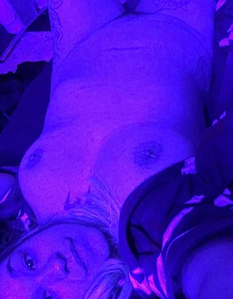 ashessmokahontas nude model photos