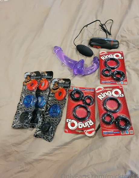 micktoz42 model pornographic image