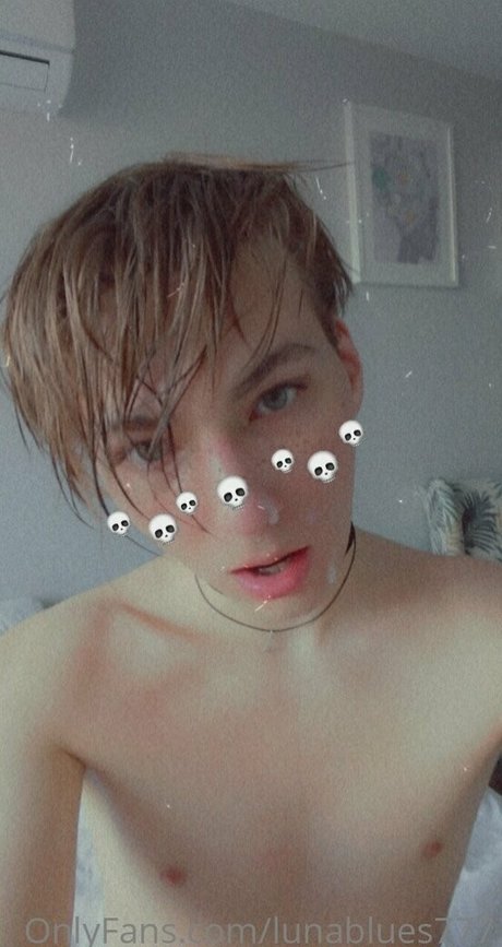 lunablues777 model nude pic