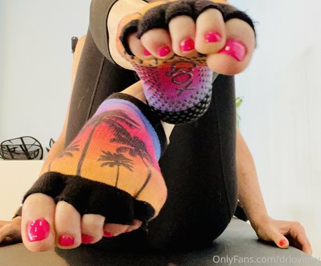 drlovejoy naked model image