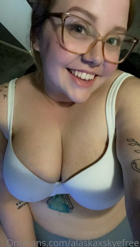 alaskaxskyefree star hot gallery