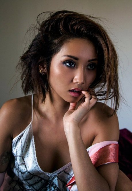 Brenda Song sex star pictures