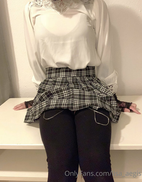 lisa aegis nudes model picture