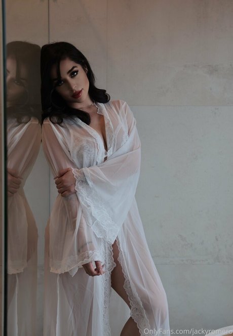 jackyromero perfect model photo