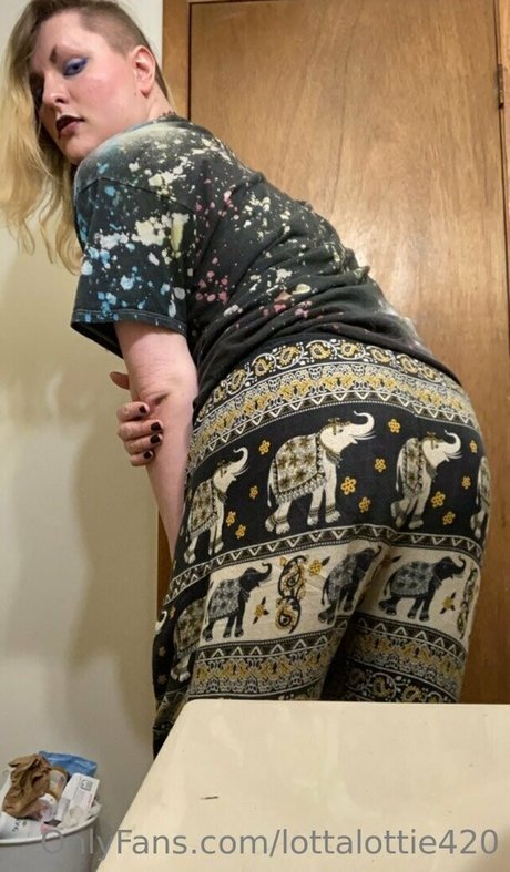 lottalottie420 art model gallery