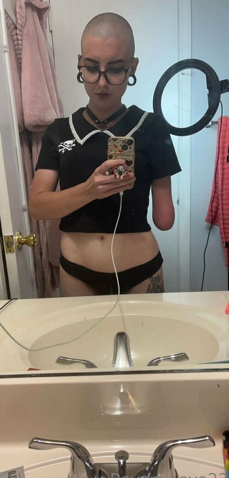 blonde famous onlyfans hot nude pics